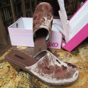 NIB XOXO Brown Suede Clog Shoes Size 7.5